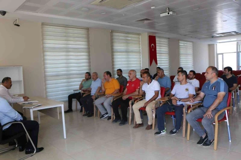 Siirt Gençlik ve Spor Müdürü Kısacık, spor branşları il temsilcileriyle bir araya geldi
