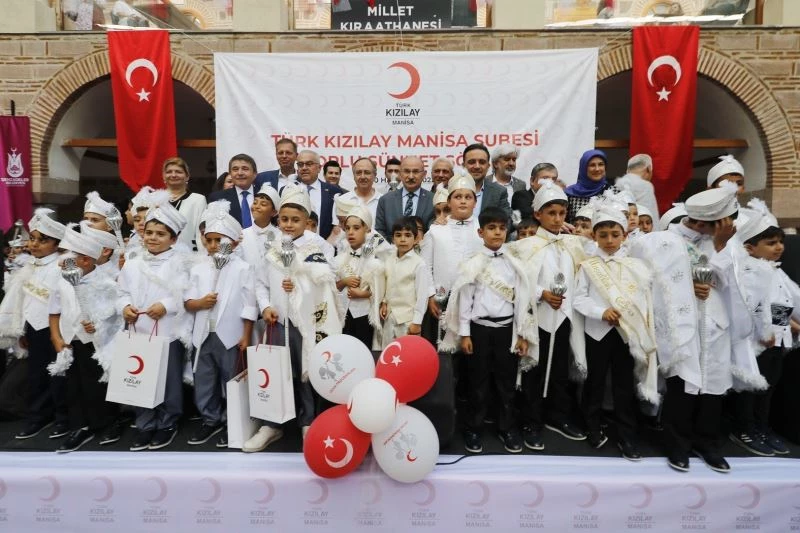 Manisa’da 185 çocuk için toplu sünnet töreni
