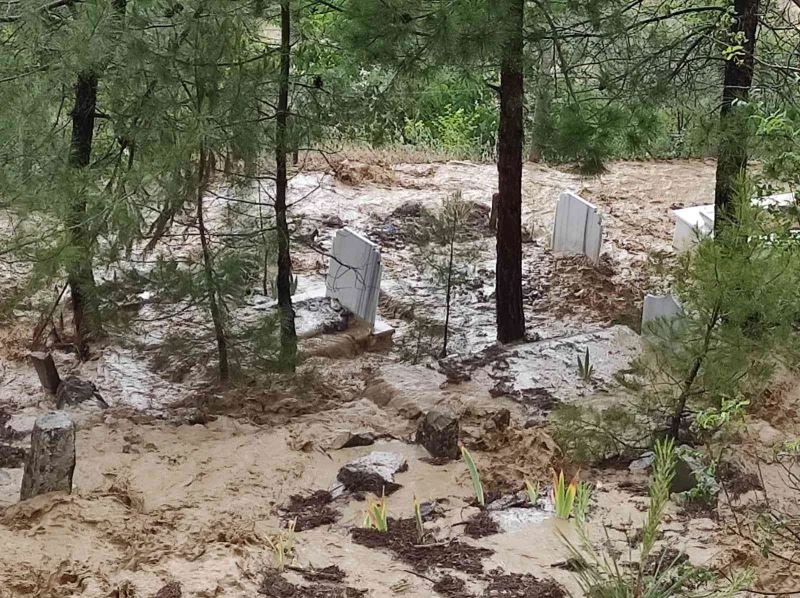 Kahramanmaraş’ta sağanak taşkınlara neden oldu