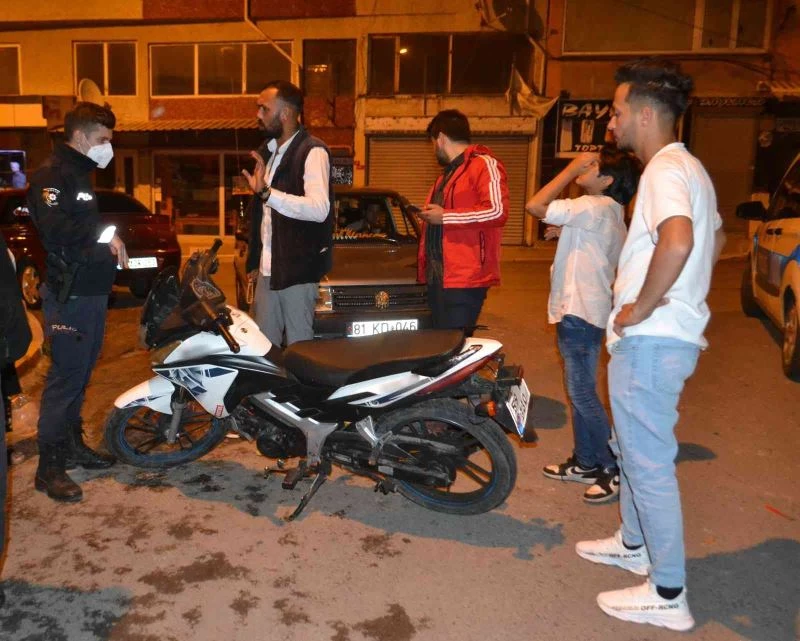 Görüntülü konuşurken motosikletinin çalındığını telefon kamerasından gördü
