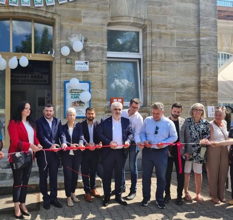Almanya’daki tarihi tren garı camiye dönüştürüldü
