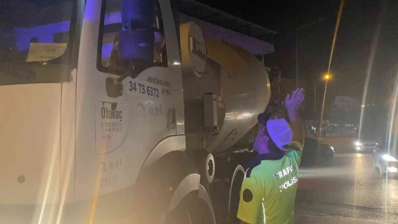 Bu caddeye giren ağır tonajlı araçlar ceza yiyecek
