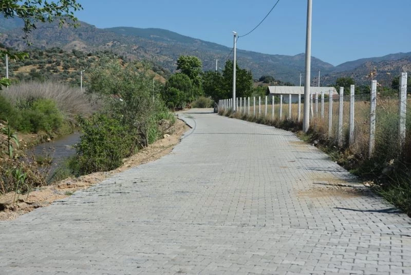 Köşk Belediyesi, Güzelköy ve Cumadere’de parke taşı döşeme çalışması gerçekleştirdi
