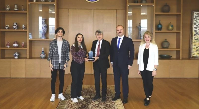 Kalite Gönüllüleri Topluluğu’na YÖKAK zirvesinde ödül
