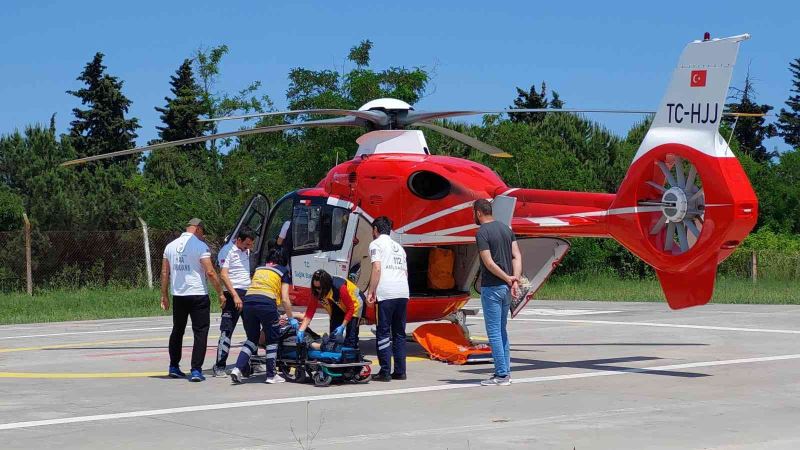 Beyin damarı tıkalı olan kadın ambulans helikopterle Samsun’a sevk edildi

