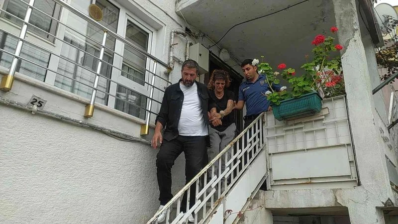 5 evi soyan kadın hırsız tabletten yapılan tespit sonucu çatıdan çatıya kaçarken yakalandı
