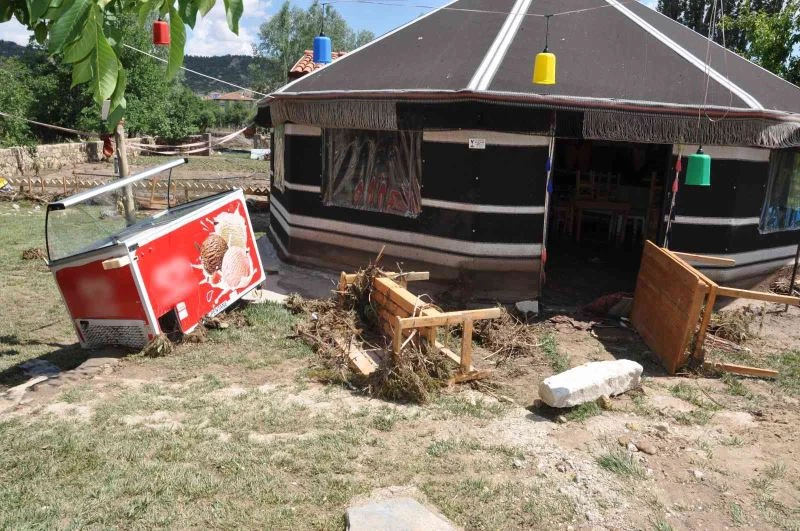 Selden canlarını nasıl kurtardıklarını gözyaşlarıyla anlattılar
