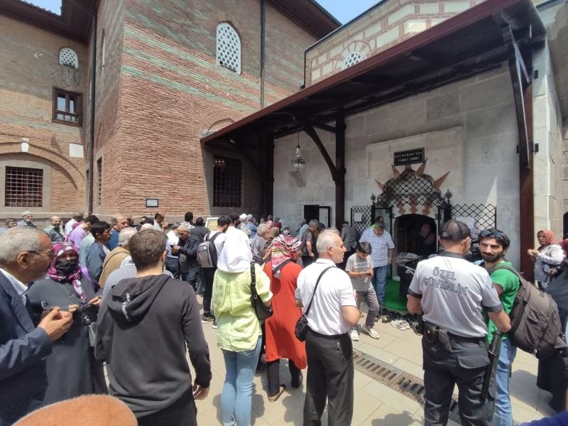 YKS’ye girecek adaylar Hacı Bayram-ı Veli Türbesi’ni ziyaret etti
