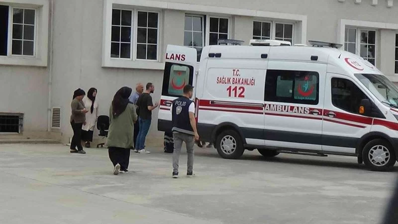 Sınav merkezinde merdivenlerden düşen öğrenci hastanelik oldu
