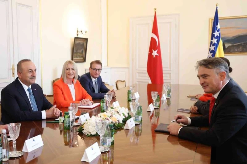 Bakan Çavuşoğlu, Bosna Hersek Devlet Başkanlığı Konseyi Hırvat üyesi Komsic ile görüştü