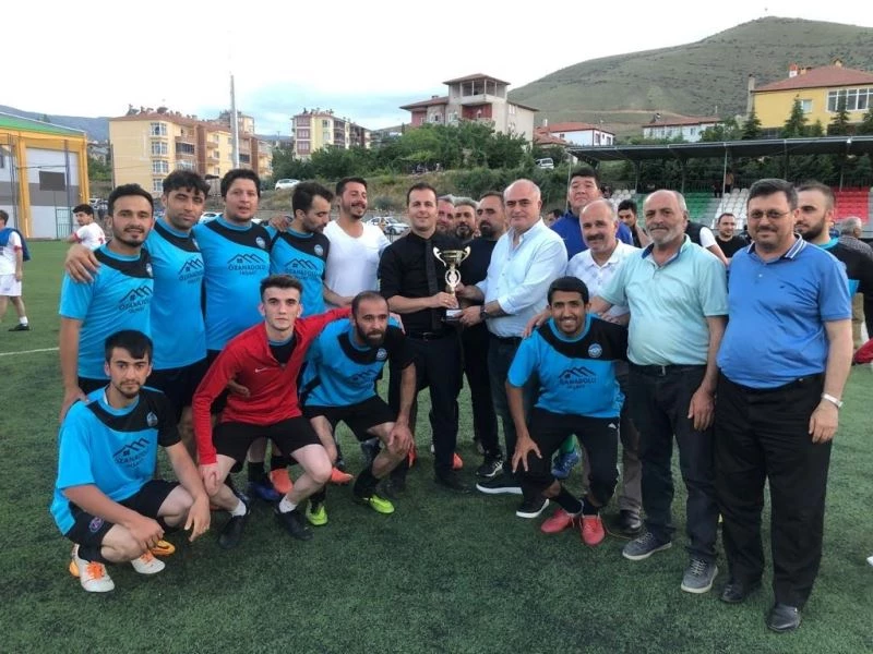 Yahyalı Kaymakamlığı Kurumlar Arası Futbol Turnuvası Sona Erdi
