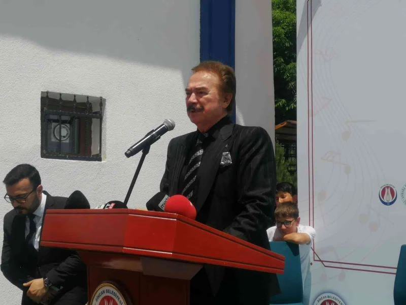 Başkent’te Orhan Gencebay sevgisi sokaklara taştı