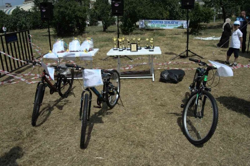 Bağcılar 23. Uçurtma Şenliği’ne devasa uçurtma damga vurdu
