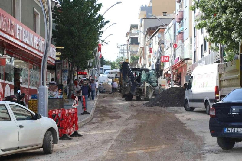 Dilovası’nın en büyük caddesine neşter
