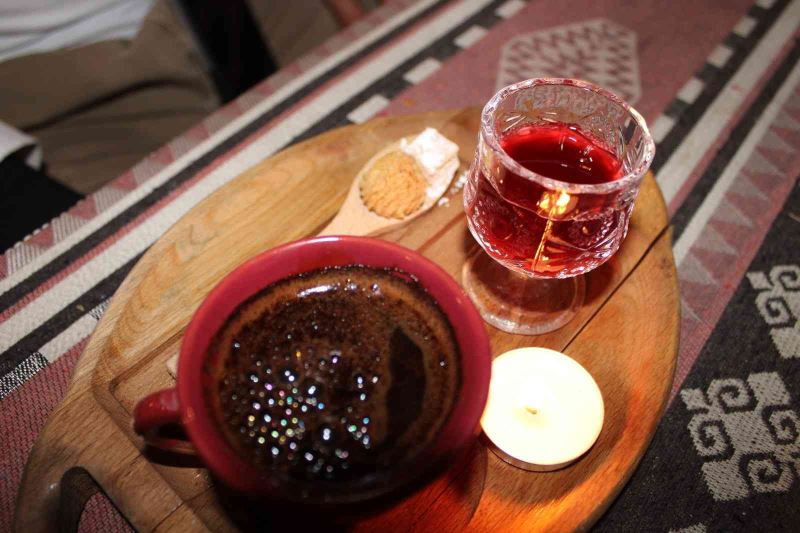 Türk kahvesinin tadı Kızıl Deniz kumuyla ayrı bir lezzetli
