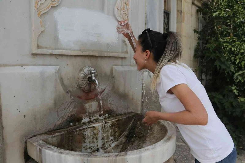 43 dereceye ulaşan sıcaklık tarım işçilerini bunalttı, vatandaşlar dışarı çıkmadı
