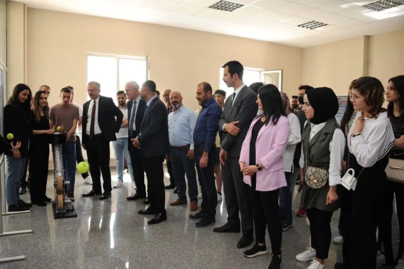 Mühendislik Mimarlık Fakültesi öğrencilerinden mezuniyet sergisi
