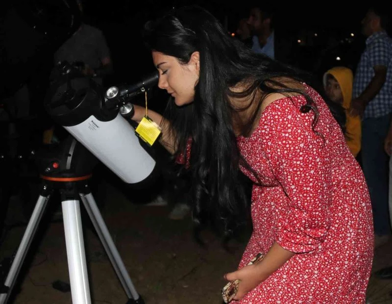 Bitlis’te teleskoplarla uzayın derinliği izlendi
