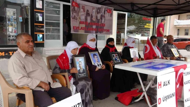 Evlat nöbeti tutan baba: 