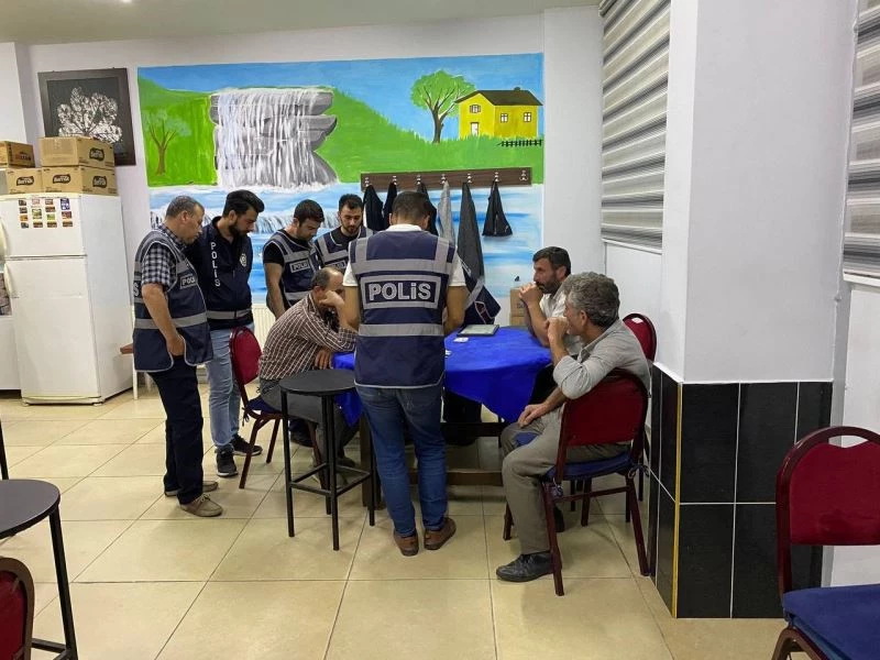 150 polis ve jandarmayla ’Huzur İnegöl’ uygulaması
