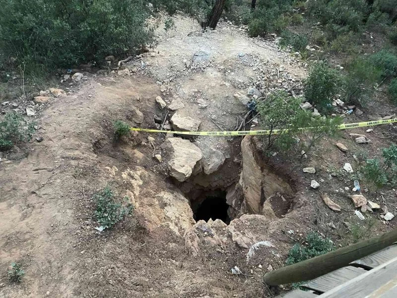 Define ararken canından oldu
