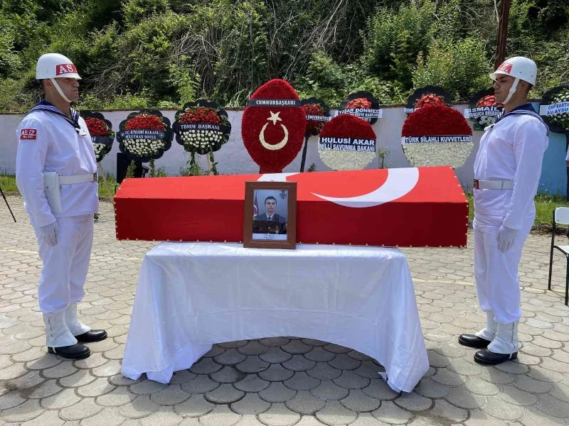 Şehit Uzm. Çvş. Özkaya’nın cenazesi toprağa verildi
