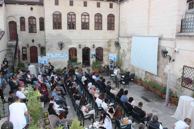 Savaş muhabiri Aral mülteci etkinliğine katıldı
