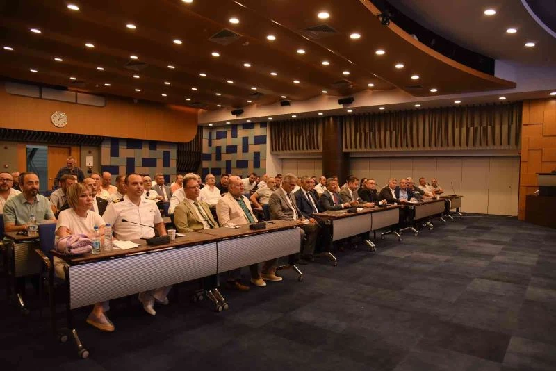 İZTO’da bir araya gelen balıkçılar sorunlarını masaya yatırdı
