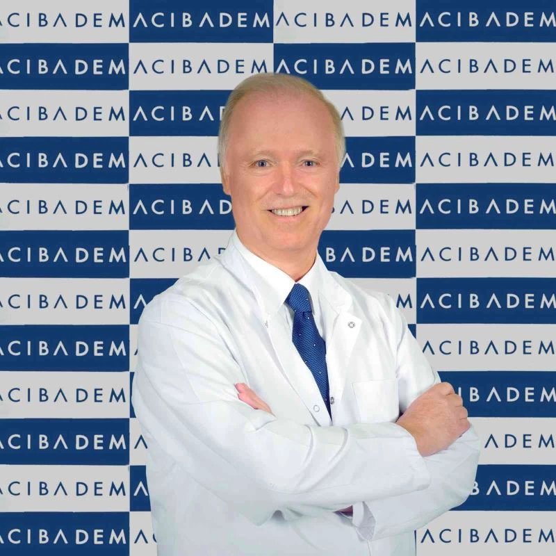 Bir saatlik yüzmede 500 kalori yakılıyor
