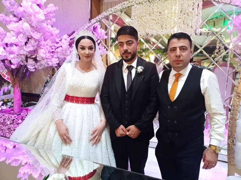 İş insanı Esat Ekremoğlu’nun kardeşi görkemli bir düğünle dünya evine girdi
