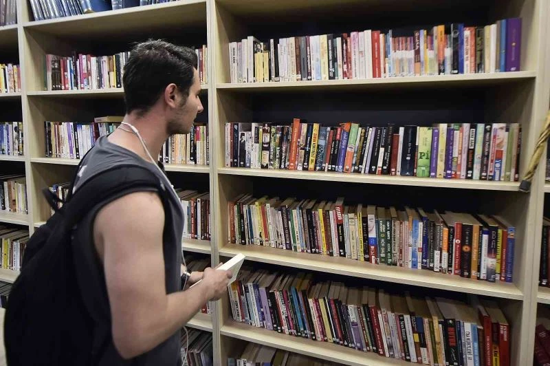 Kitapseverlere metro durağında “İstasyon Kütüphane”
