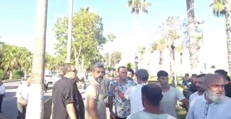 Ümit Özdağ’ın konvoyunda kaza gerginliği
