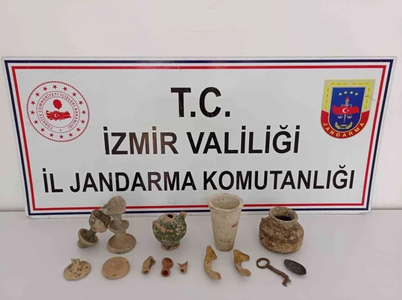 Tarihi eser kaçakçıları, jandarmaya yakalandı
