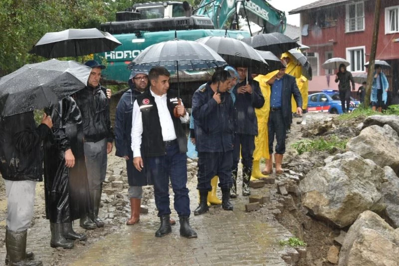 Yenice’de ev ve işyerleri sular altında kaldı
