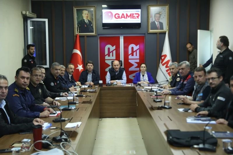 Bakan Soylu, kriz masasında bilgi aldı
