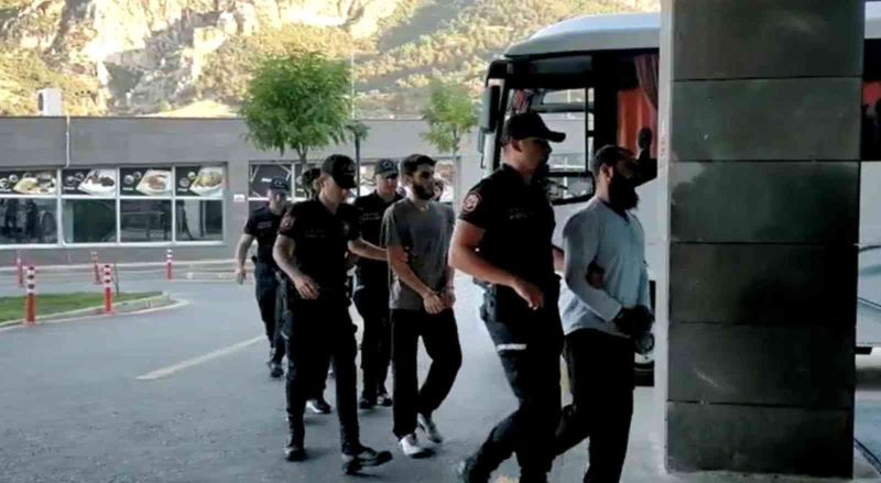 Manisa’da 10 DEAŞ üyesi tutuklandı
