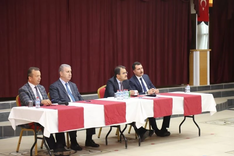 Çankırı Valisi Ayaz, muhtarlarla bir araya geldi, sel riskine karşı uyardı
