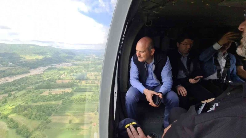 Bakan Soylu, afet bölgesini havadan inceledi
