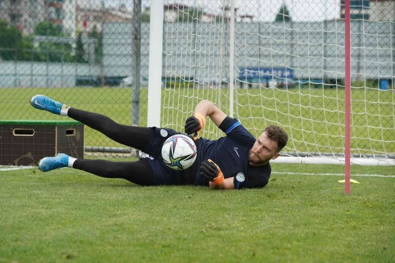 Çaykur Rizespor, günü çift antrenmanla tamamladı
