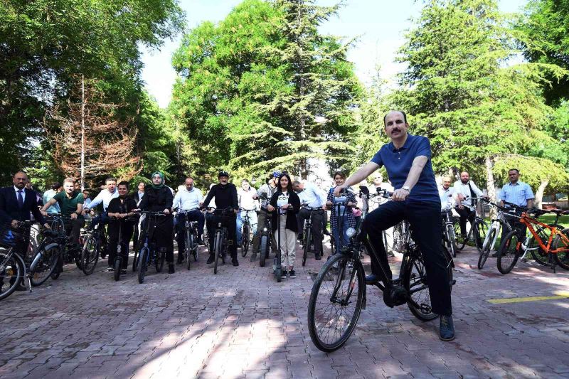 Başkan Altay: “Her yaştan hemşehrimizin güvenle bisiklet kullanması için çalışıyoruz”
