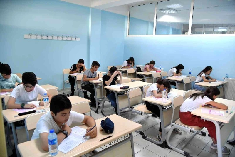 LGS’de Türkiye 1’incilerinden 3 tanesi Denizli’den
