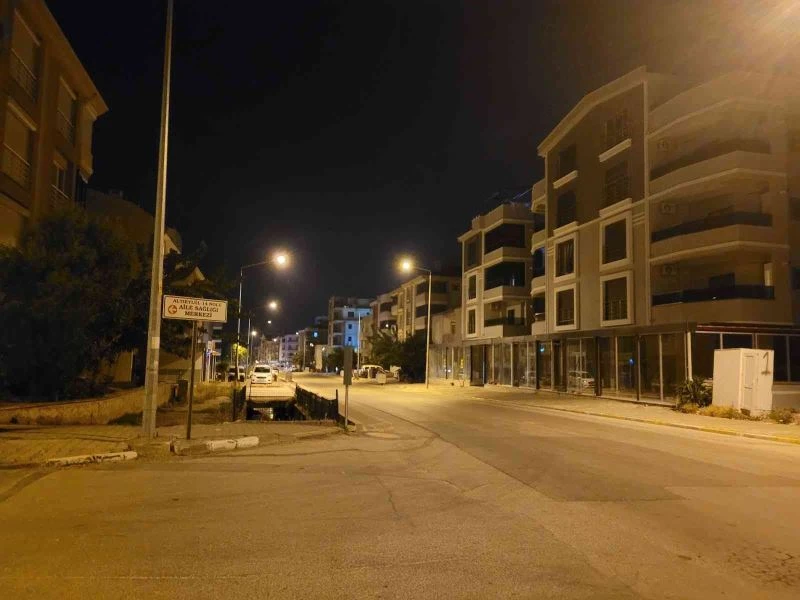 Balıkesir peş peşe depremlerle sallandı
