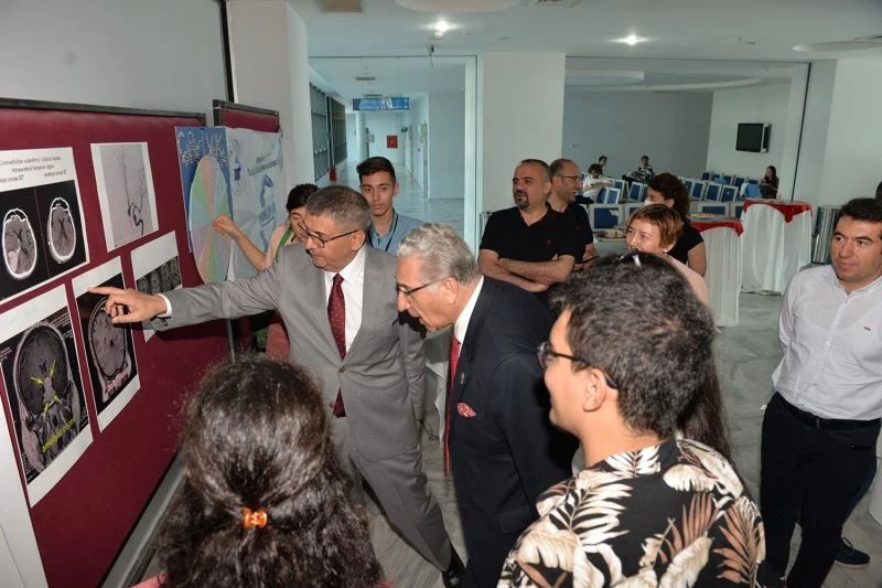 Duayen Beyin Cerrahı, PAÜ’nün konuğu oldu
