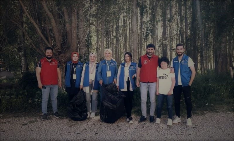 Bayburtlu gençlerden çevre duyarlılığı
