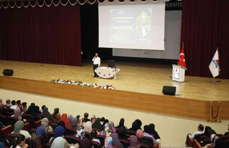 AİÇÜ’de “Namazla Diriliş” semineri düzenlendi
