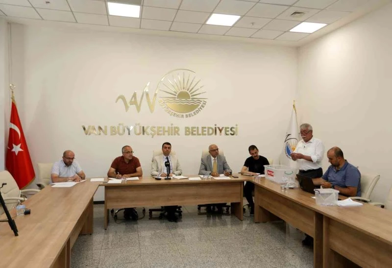 Van Büyükşehir’in alacağı 90 mevsimlik işçinin kurası çekildi
