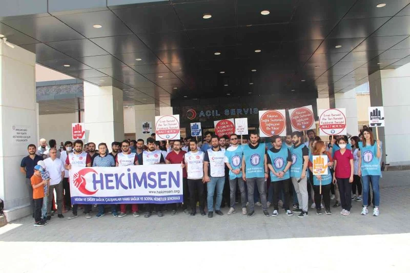 Elazığ’da 3 doktor darp edildi, meslektaşları olayı kınadı
