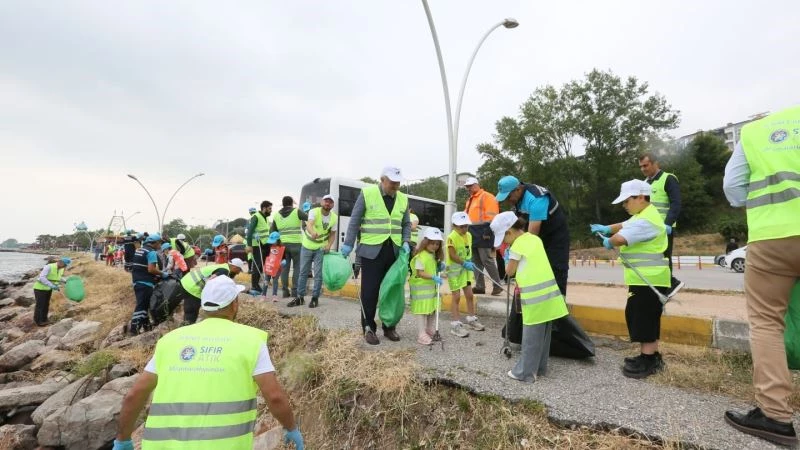 Derince’de kıyı ve deniz dibi temizliği yapıldı
