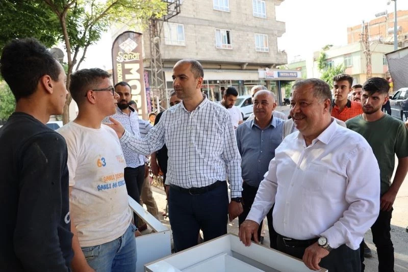 AK Partililerin mahalle ziyaretleri sürüyor
