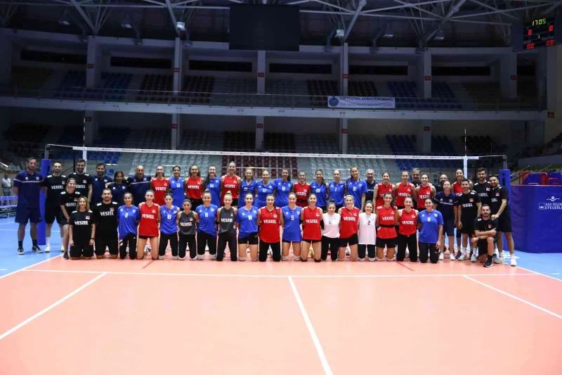 A Milli Kadın Voleybol Takımı’nın Yunanistan ile yaptığı ikili kamp sona erdi